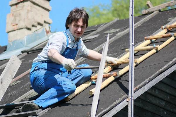 How to Find Reliable Roofing Contractors in Rochester