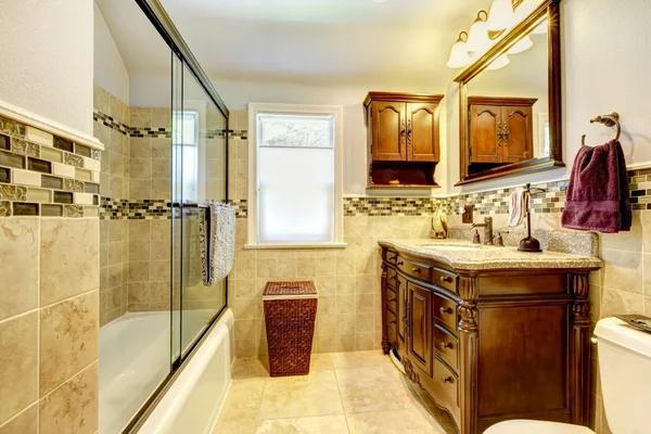 Refresh Your Bathroom in Woodbridge with Custom Designs